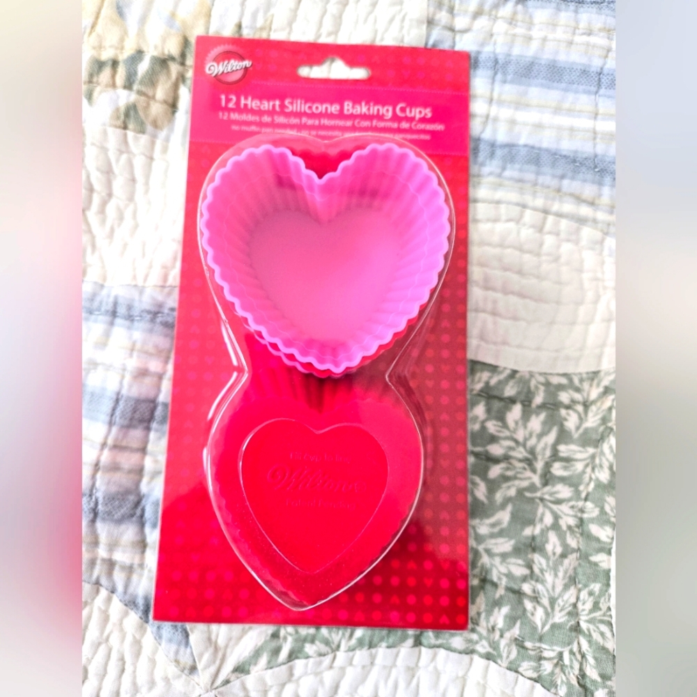 Wilton Heart Silicone Baking Cups - Pink and Red NWT
